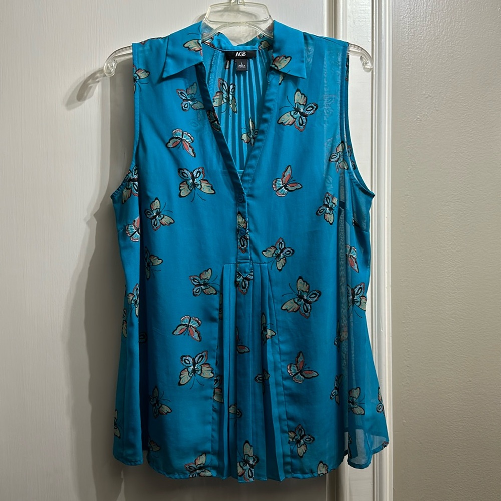 3 for $10 AGB sleeveless blouse